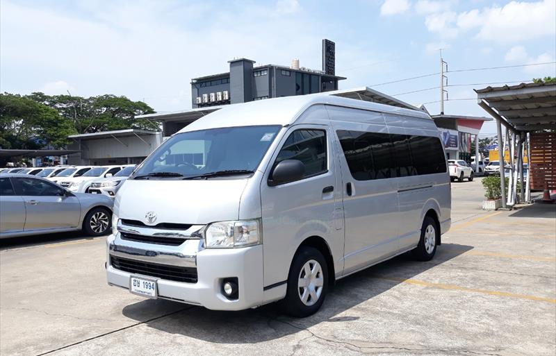 รถตู้มือสอง TOYOTA COMMUTER รถปี 2017