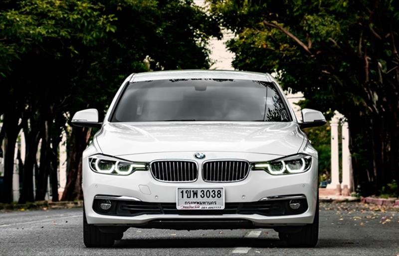 ขายรถเก๋งมือสอง-bmw-บีเอ็มดับบลิว-330e-รถปี2018-รหัส75217-c922b370.jpg ขายรถเก๋งมือสอง-bmw-บีเอ็มดับบลิว-330e-รถปี2018-รหัส75217-c922b370.jpg