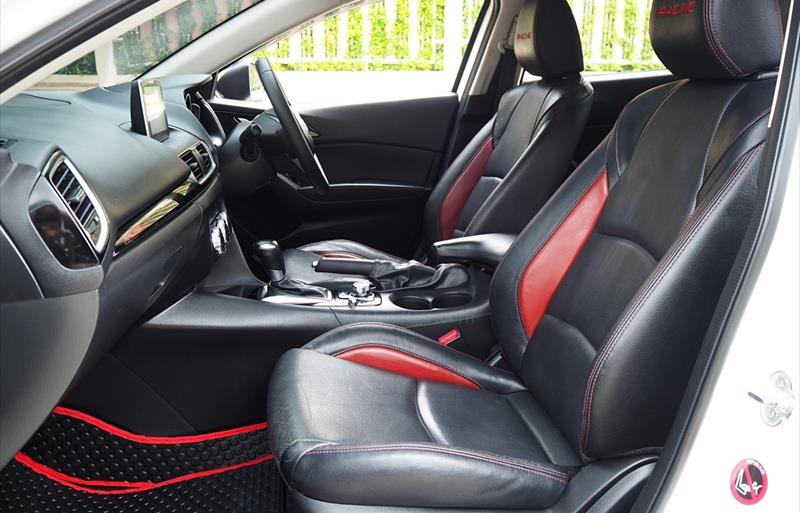 ขายรถเก๋งมือสอง-mazda-มาสด้า-3-สาม-รถปี2015-รหัส75238-3296a48c.jpg ขายรถเก๋งมือสอง-mazda-มาสด้า-3-สาม-รถปี2015-รหัส75238-3296a48c.jpg