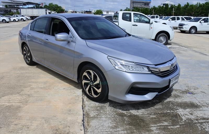 ขายรถเก๋งมือสอง honda accord รถปี2018 รหัส 75247 รูปที่5