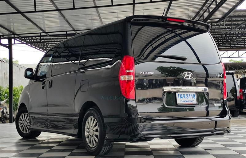 ขายรถตู้มือสอง hyundai h-1 รถปี2017 รหัส 75267 รูปที่3 ขายรถตู้มือสอง hyundai h-1 รถปี2017 รหัส 75267 รูปที่3