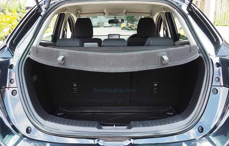 ขายรถเก๋งมือสอง-mazda-มาสด้า-2-สอง-รถปี2017-รหัส75321-d63c058a.jpg ขายรถเก๋งมือสอง-mazda-มาสด้า-2-สอง-รถปี2017-รหัส75321-d63c058a.jpg