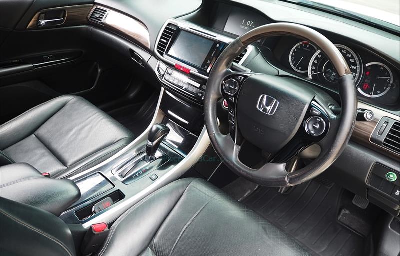 ขายรถเก๋งมือสอง honda accord รถปี2016 รหัส 75340 รูปที่5