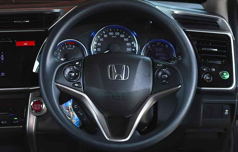 ขายรถเก๋งมือสอง-honda-ฮอนด้า-city-ซิตี้-รถปี2015-รหัส75539-c77b9832.jpg ขายรถเก๋งมือสอง-honda-ฮอนด้า-city-ซิตี้-รถปี2015-รหัส75539-c77b9832.jpg
