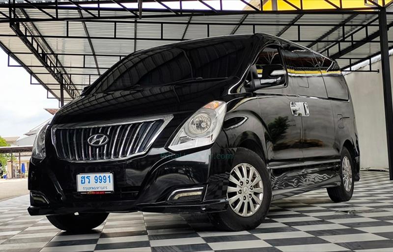รถตู้มือสอง  HYUNDAI H-1 2.5 Elite รถปี2015