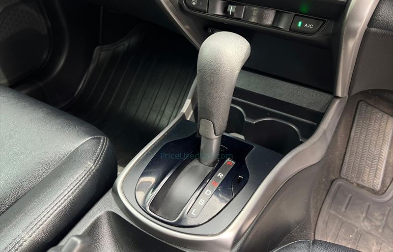 ขายรถเก๋งมือสอง-honda-ฮอนด้า-city-ซิตี้-รถปี2015-รหัส75677-1114e4f0.jpg ขายรถเก๋งมือสอง-honda-ฮอนด้า-city-ซิตี้-รถปี2015-รหัส75677-1114e4f0.jpg