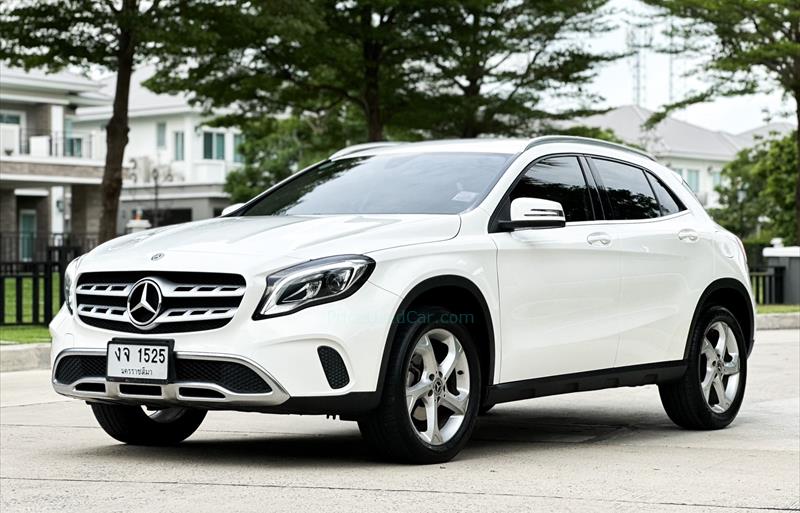 รถเก๋งมือสอง MERCEDES BENZ GLA200 รถปี 2020
