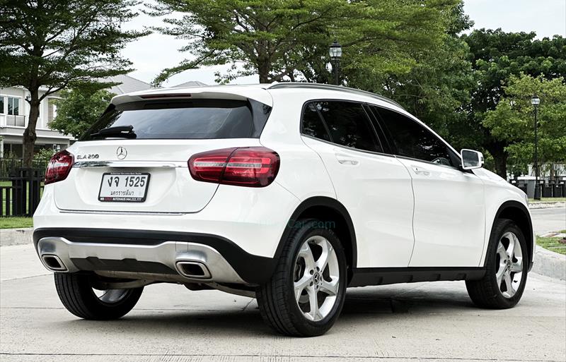 ขายรถเก๋งมือสอง mercedes-benz gla200 รถปี2020 รหัส 75687 รูปที่3