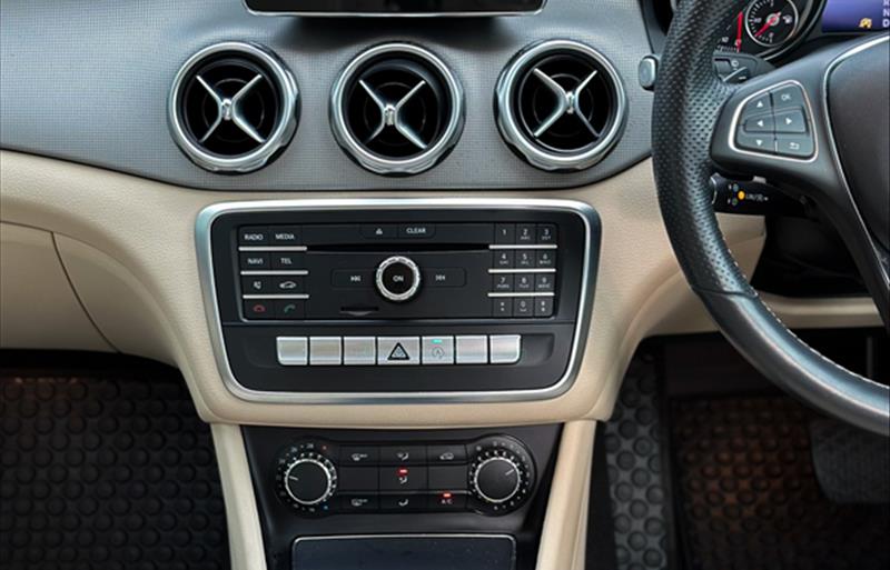 ขายรถเก๋งมือสอง-mercedes-benz-เมอร์เซเดสเบนซ์-gla200-รถปี2020-รหัส75687-7f8e480d.jpg ขายรถเก๋งมือสอง-mercedes-benz-เมอร์เซเดสเบนซ์-gla200-รถปี2020-รหัส75687-7f8e480d.jpg