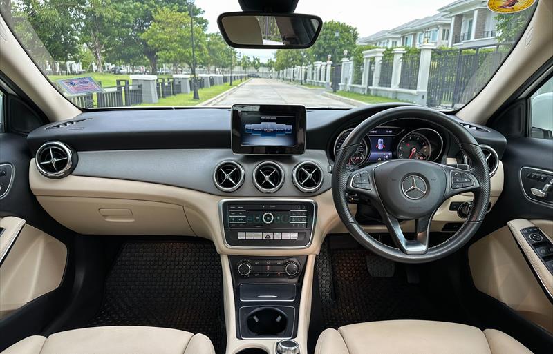 ขายรถเก๋งมือสอง mercedes-benz gla200 รถปี2020 รหัส 75687 รูปที่6