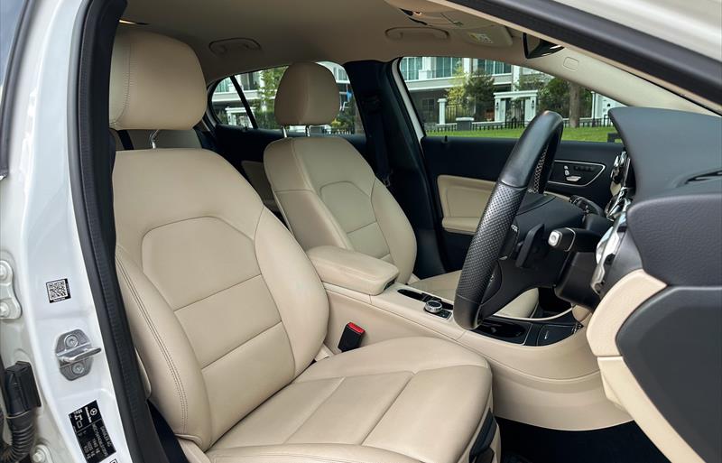 ขายรถเก๋งมือสอง-mercedes-benz-เมอร์เซเดสเบนซ์-gla200-รถปี2020-รหัส75687-e2f5aed7.jpg ขายรถเก๋งมือสอง-mercedes-benz-เมอร์เซเดสเบนซ์-gla200-รถปี2020-รหัส75687-e2f5aed7.jpg