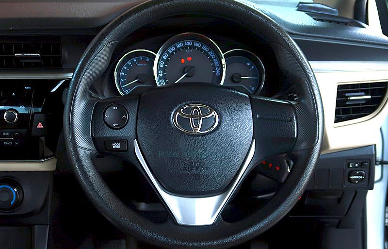 ขายรถเก๋งมือสอง toyota altis รถปี2015 รหัส 75714 รูปที่6