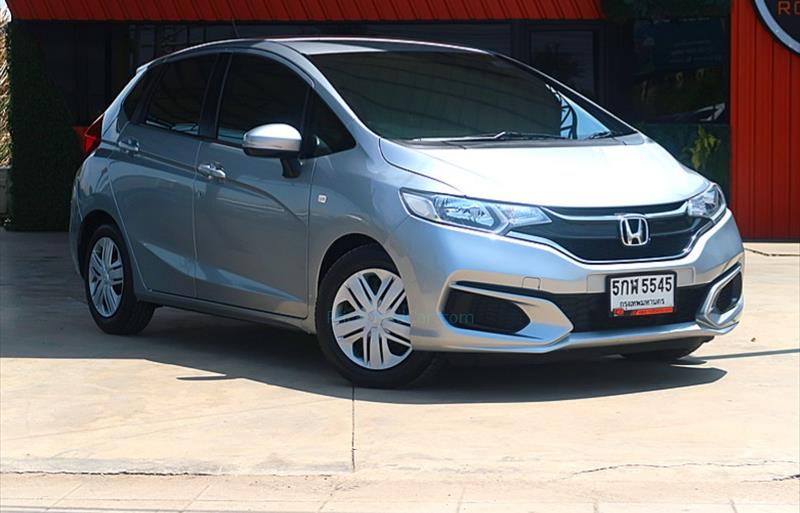 ขายรถเก๋งมือสอง-honda-ฮอนด้า-jazz-แจ๊ส-รถปี2018-รหัส75722-3ec2d12c.jpg ขายรถเก๋งมือสอง-honda-ฮอนด้า-jazz-แจ๊ส-รถปี2018-รหัส75722-3ec2d12c.jpg