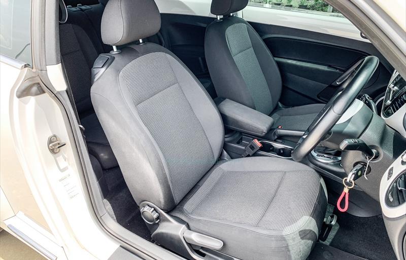 ขายรถเก๋งมือสอง-volkswagen-โฟล์คสวาเกน-new-beetle-รถปี2012-รหัส75729-6ec10976.jpg ขายรถเก๋งมือสอง-volkswagen-โฟล์คสวาเกน-new-beetle-รถปี2012-รหัส75729-6ec10976.jpg