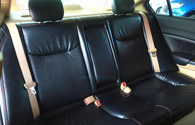 ขายรถเก๋งมือสอง-honda-ฮอนด้า-civic-ซีวิค-รถปี2014-รหัส75735-d16a8105.jpg ขายรถเก๋งมือสอง-honda-ฮอนด้า-civic-ซีวิค-รถปี2014-รหัส75735-d16a8105.jpg