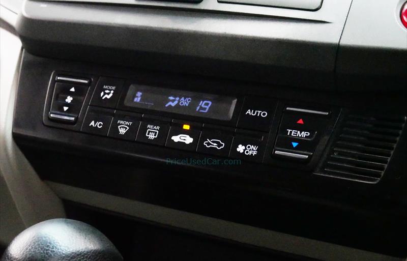 ขายรถเก๋งมือสอง-honda-ฮอนด้า-civic-ซีวิค-รถปี2013-รหัส75779-ebeb252a.jpg ขายรถเก๋งมือสอง-honda-ฮอนด้า-civic-ซีวิค-รถปี2013-รหัส75779-ebeb252a.jpg