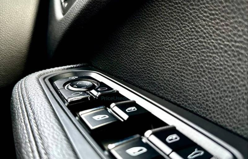 ขายรถเก๋งมือสอง-porsche-ปอร์เช่-macan-รถปี2015-รหัส75802-37f11e94.jpg ขายรถเก๋งมือสอง-porsche-ปอร์เช่-macan-รถปี2015-รหัส75802-37f11e94.jpg