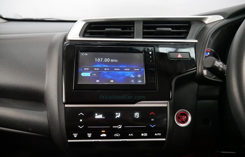 ขายรถเก๋งมือสอง-honda-ฮอนด้า-jazz-แจ๊ส-รถปี2019-รหัส75827-8c91a612.jpg ขายรถเก๋งมือสอง-honda-ฮอนด้า-jazz-แจ๊ส-รถปี2019-รหัส75827-8c91a612.jpg