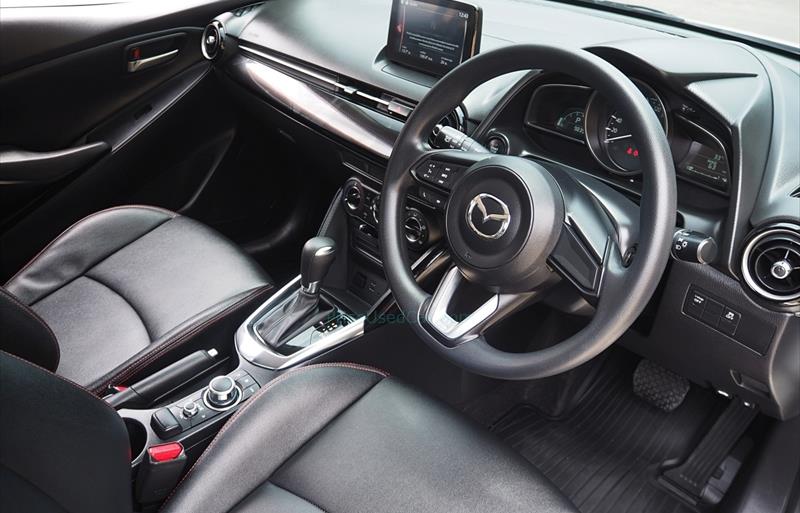 ขายรถเก๋งมือสอง-mazda-มาสด้า-2-สอง-รถปี2017-รหัส75864-5f66a64e.jpg ขายรถเก๋งมือสอง-mazda-มาสด้า-2-สอง-รถปี2017-รหัส75864-5f66a64e.jpg