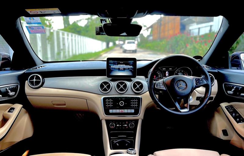 ขายรถเก๋งมือสอง-mercedes-benz-เมอร์เซเดสเบนซ์-cla200-รถปี2017-รหัส75882-75b05f57.jpg ขายรถเก๋งมือสอง-mercedes-benz-เมอร์เซเดสเบนซ์-cla200-รถปี2017-รหัส75882-75b05f57.jpg