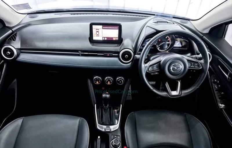 ขายรถเก๋งมือสอง-mazda-มาสด้า-2-สอง-รถปี2021-รหัส75885-fa1142a6.jpg ขายรถเก๋งมือสอง-mazda-มาสด้า-2-สอง-รถปี2021-รหัส75885-fa1142a6.jpg