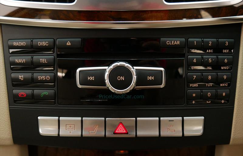 ขายรถเก๋งมือสอง-mercedes-benz-เมอร์เซเดสเบนซ์-e300-อีสามศูนย์ศูนย์-รถปี2014-รหัส75911-263f56e0.jpg ขายรถเก๋งมือสอง-mercedes-benz-เมอร์เซเดสเบนซ์-e300-อีสามศูนย์ศูนย์-รถปี2014-รหัส75911-263f56e0.jpg