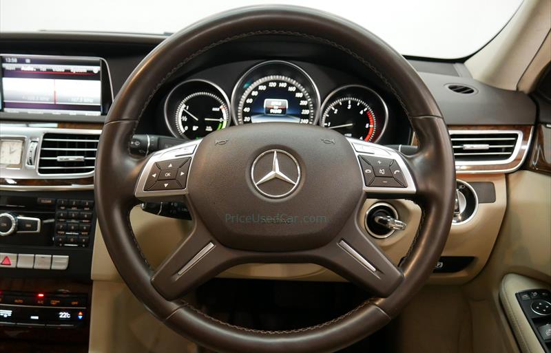 ขายรถเก๋งมือสอง-mercedes-benz-เมอร์เซเดสเบนซ์-e300-อีสามศูนย์ศูนย์-รถปี2014-รหัส75911-a7ab1137.jpg ขายรถเก๋งมือสอง-mercedes-benz-เมอร์เซเดสเบนซ์-e300-อีสามศูนย์ศูนย์-รถปี2014-รหัส75911-a7ab1137.jpg