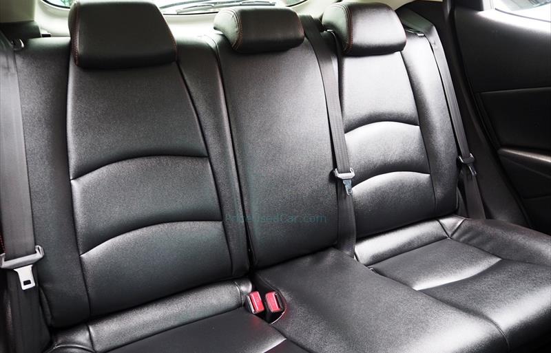 ขายรถเก๋งมือสอง-mazda-มาสด้า-2-สอง-รถปี2017-รหัส75989-c4c07e5a.jpg ขายรถเก๋งมือสอง-mazda-มาสด้า-2-สอง-รถปี2017-รหัส75989-c4c07e5a.jpg