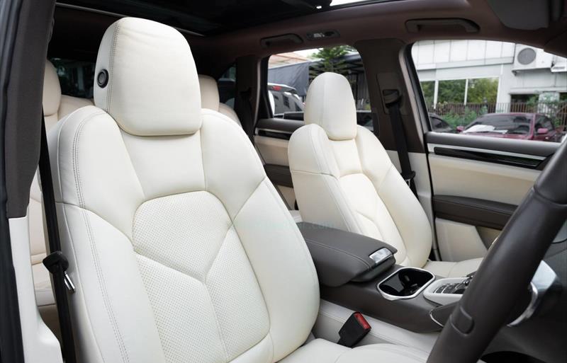 ขายรถ-suv-มือสอง-porsche-ปอร์เช่-cayenne-รถปี2012-รหัส75999-57a07037.jpg ขายรถ-suv-มือสอง-porsche-ปอร์เช่-cayenne-รถปี2012-รหัส75999-57a07037.jpg
