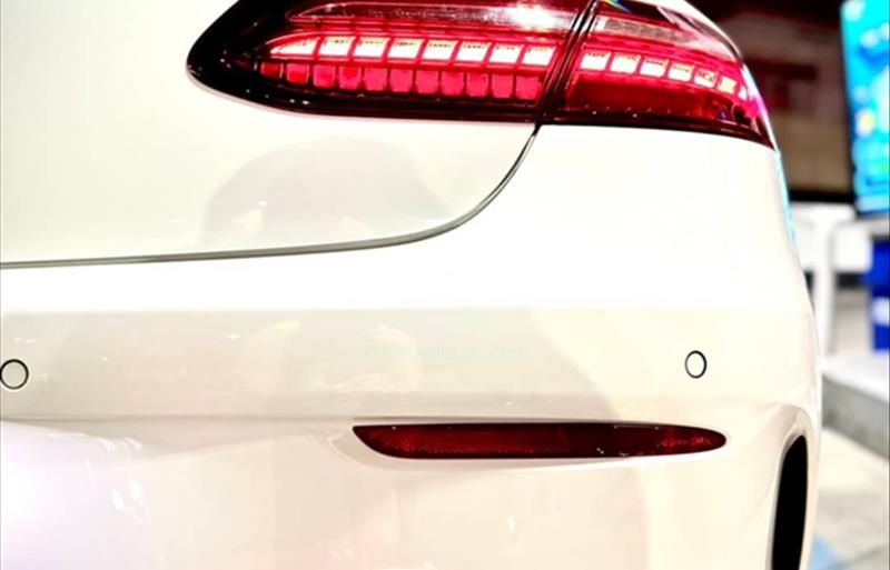 ขายรถเก๋งมือสอง-mercedes-benz-เมอร์เซเดสเบนซ์-e200-อีสองศูนย์ศูนย์-รถปี2022-รหัส76007-6aaf7a54.jpg ขายรถเก๋งมือสอง-mercedes-benz-เมอร์เซเดสเบนซ์-e200-อีสองศูนย์ศูนย์-รถปี2022-รหัส76007-6aaf7a54.jpg