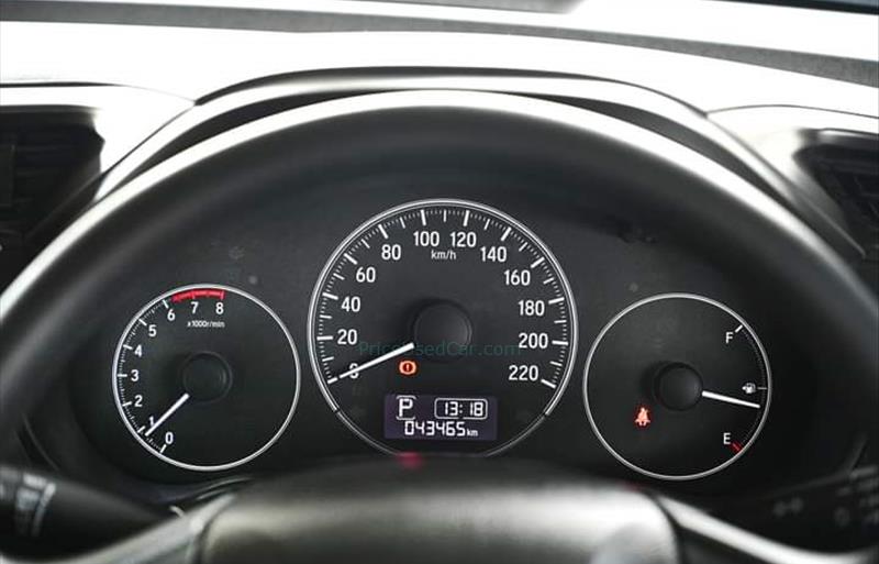 ขายรถเก๋งมือสอง-honda-ฮอนด้า-city-ซิตี้-รถปี2017-รหัส76019-5e651b11.jpg ขายรถเก๋งมือสอง-honda-ฮอนด้า-city-ซิตี้-รถปี2017-รหัส76019-5e651b11.jpg