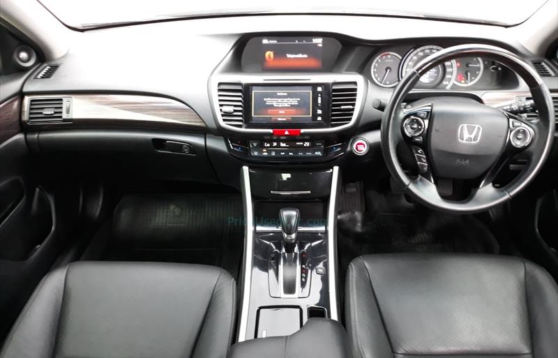 ขายรถเก๋งมือสอง-honda-ฮอนด้า-accord-แอคคอร์ด-รถปี2018-รหัส76050-725e2006.jpg ขายรถเก๋งมือสอง-honda-ฮอนด้า-accord-แอคคอร์ด-รถปี2018-รหัส76050-725e2006.jpg