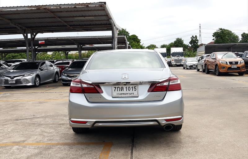 ขายรถเก๋งมือสอง-honda-ฮอนด้า-accord-แอคคอร์ด-รถปี2018-รหัส76051-1b1673a2.jpg ขายรถเก๋งมือสอง-honda-ฮอนด้า-accord-แอคคอร์ด-รถปี2018-รหัส76051-1b1673a2.jpg