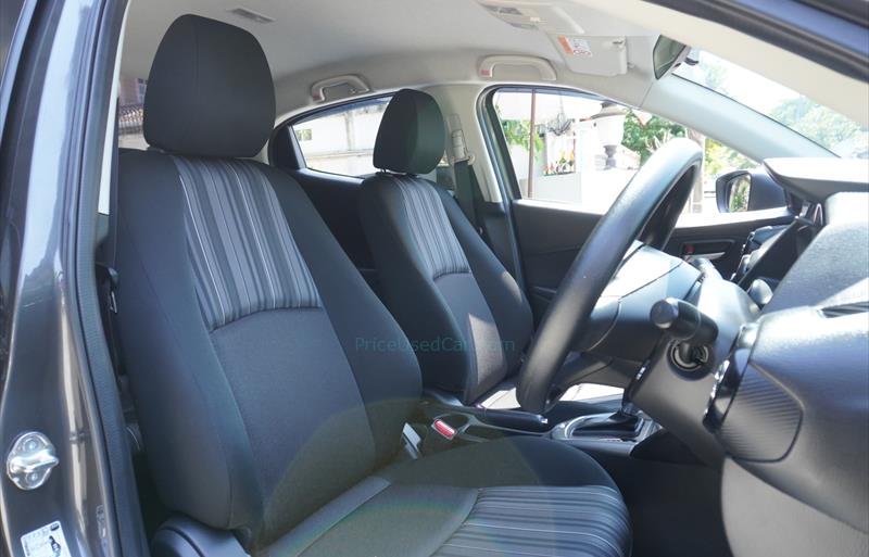 ขายรถเก๋งมือสอง-mazda-มาสด้า-2-สอง-รถปี2020-รหัส76114-25c489c6.jpg ขายรถเก๋งมือสอง-mazda-มาสด้า-2-สอง-รถปี2020-รหัส76114-25c489c6.jpg