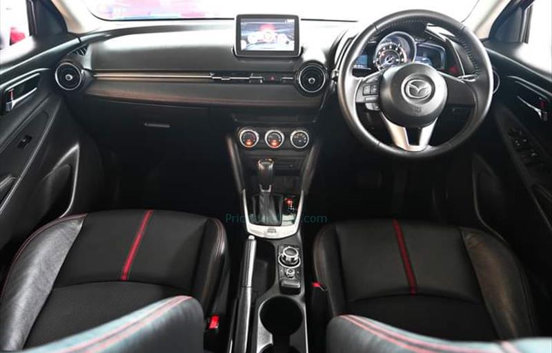 ขายรถเก๋งมือสอง-mazda-มาสด้า-2-สอง-รถปี2015-รหัส76130-59ff1e89.jpg ขายรถเก๋งมือสอง-mazda-มาสด้า-2-สอง-รถปี2015-รหัส76130-59ff1e89.jpg