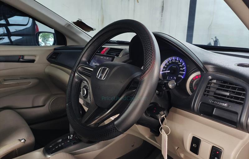 ขายรถเก๋งมือสอง-honda-ฮอนด้า-city-ซิตี้-รถปี2013-รหัส76183-1830ae55.jpg ขายรถเก๋งมือสอง-honda-ฮอนด้า-city-ซิตี้-รถปี2013-รหัส76183-1830ae55.jpg