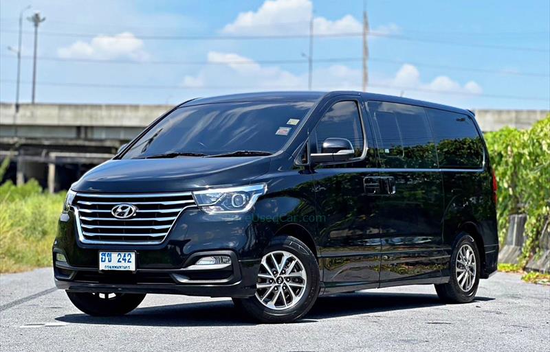 รถตู้มือสอง  HYUNDAI H-1 2.5 Deluxe รถปี2018