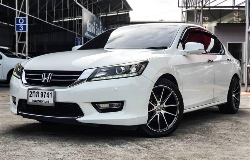 รถเก๋งมือสอง HONDA ACCORD รถปี 2013