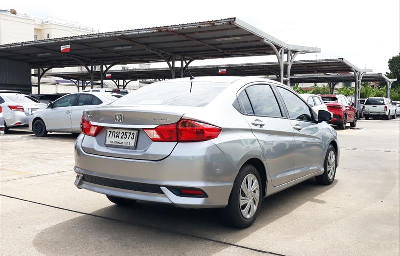 ขายรถเก๋งมือสอง-honda-ฮอนด้า-city-ซิตี้-รถปี2018-รหัส76261-8913299e.jpg ขายรถเก๋งมือสอง-honda-ฮอนด้า-city-ซิตี้-รถปี2018-รหัส76261-8913299e.jpg