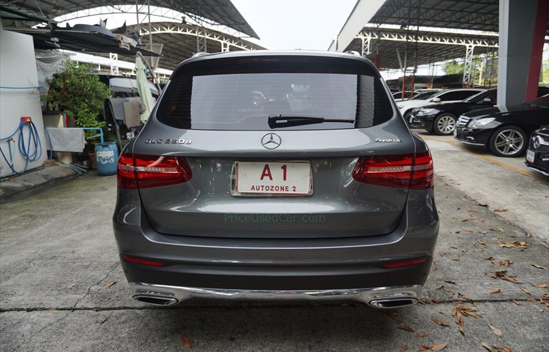 ขายรถเก๋งมือสอง-mercedes-benz-เมอร์เซเดสเบนซ์-glc250-จีแอลซีสองห้าศูนย์-รถปี2017-รหัส76263-e19dc04c.jpg ขายรถเก๋งมือสอง-mercedes-benz-เมอร์เซเดสเบนซ์-glc250-จีแอลซีสองห้าศูนย์-รถปี2017-รหัส76263-e19dc04c.jpg