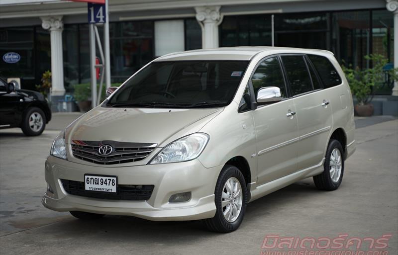 รถตู้มือสอง TOYOTA INNOVA รถปี 2010