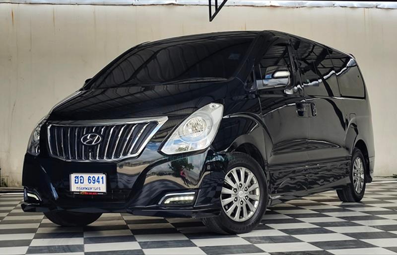 รถตู้มือสอง  HYUNDAI H-1 2.5 Deluxe รถปี2017