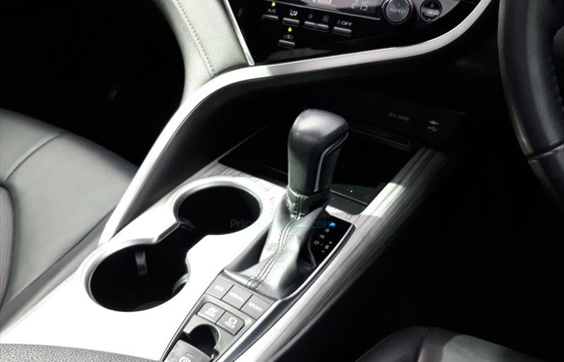 ขายรถเก๋งมือสอง-toyota-โตโยต้า-camry-คัมรี่-รถปี2019-รหัส76358-a2a123a6.jpg ขายรถเก๋งมือสอง-toyota-โตโยต้า-camry-คัมรี่-รถปี2019-รหัส76358-a2a123a6.jpg