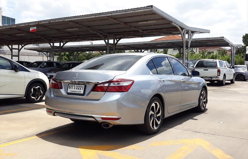 ขายรถเก๋งมือสอง honda accord รถปี2017 รหัส 76397 รูปที่5