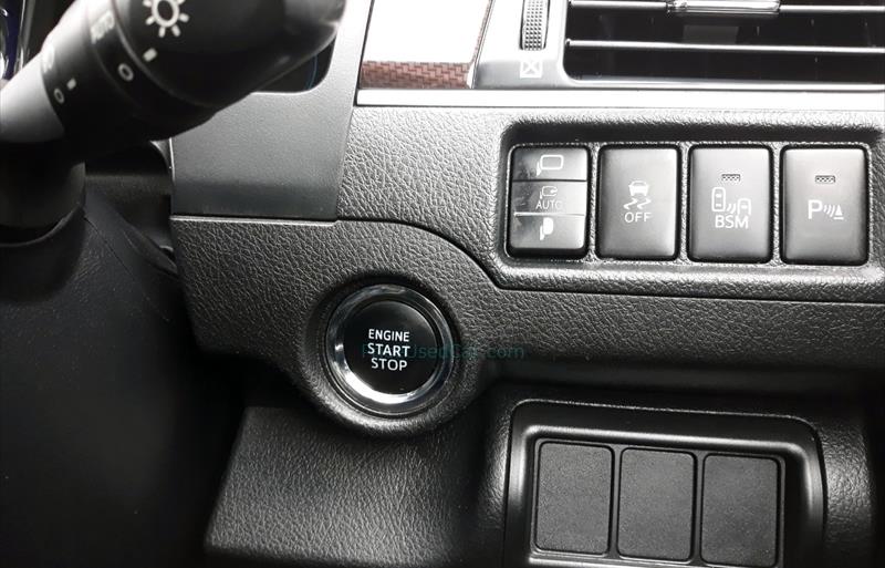 ขายรถเก๋งมือสอง-toyota-โตโยต้า-camry-คัมรี่-รถปี2017-รหัส76398-fa60ae05.jpg ขายรถเก๋งมือสอง-toyota-โตโยต้า-camry-คัมรี่-รถปี2017-รหัส76398-fa60ae05.jpg