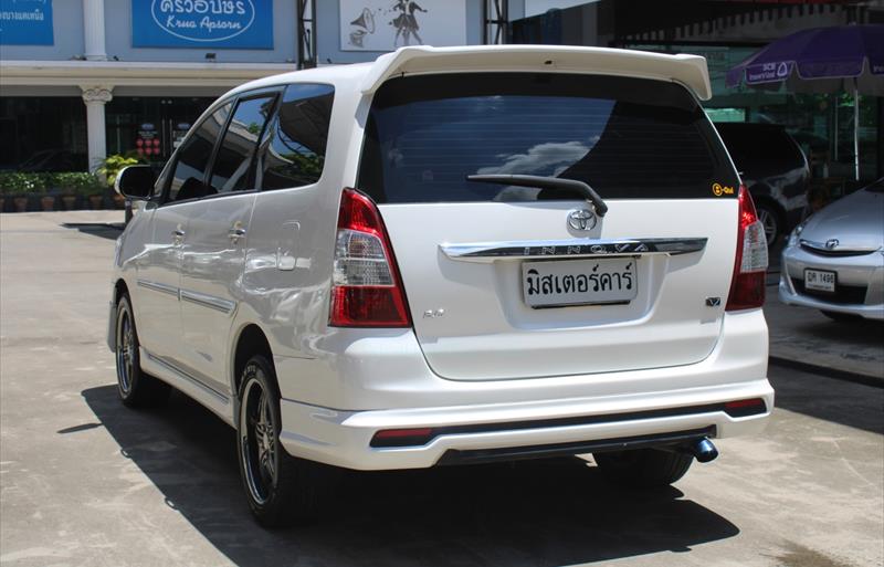 ขายรถตู้มือสอง toyota innova รถปี2015 รหัส 76400 รูปที่3