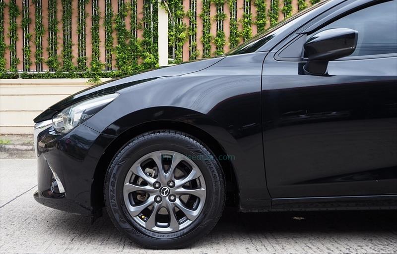 ขายรถเก๋งมือสอง-mazda-มาสด้า-2-สอง-รถปี2018-รหัส76407-d4d618f5.jpg ขายรถเก๋งมือสอง-mazda-มาสด้า-2-สอง-รถปี2018-รหัส76407-d4d618f5.jpg
