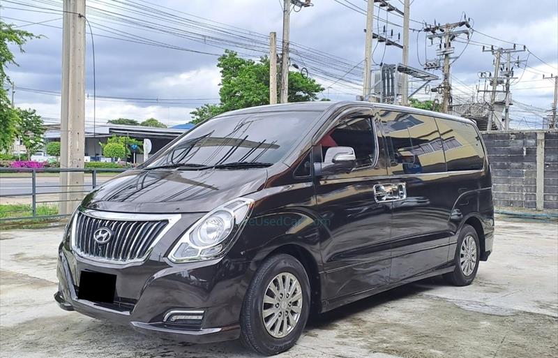 รถตู้มือสอง HYUNDAI H-1 รถปี 2017