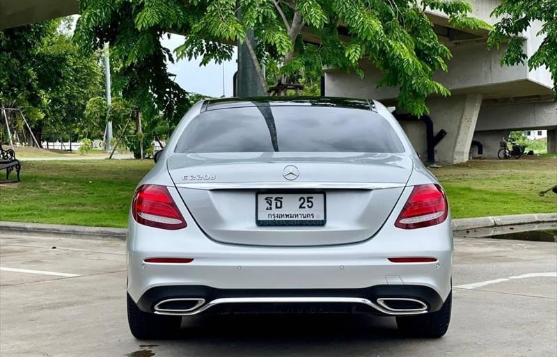 ขายรถเก๋งมือสอง mercedes-benz e220 รถปี2017 รหัส 76498 รูปที่2