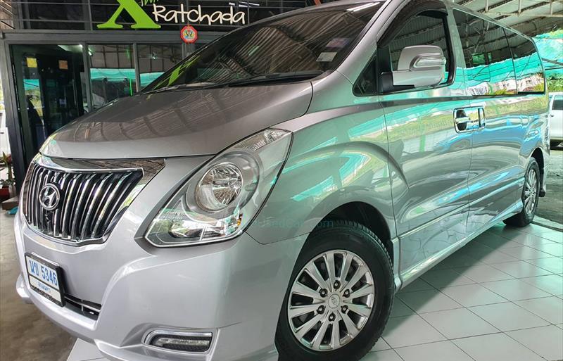 รถตู้มือสอง  HYUNDAI H-1 2.5 Deluxe รถปี2017